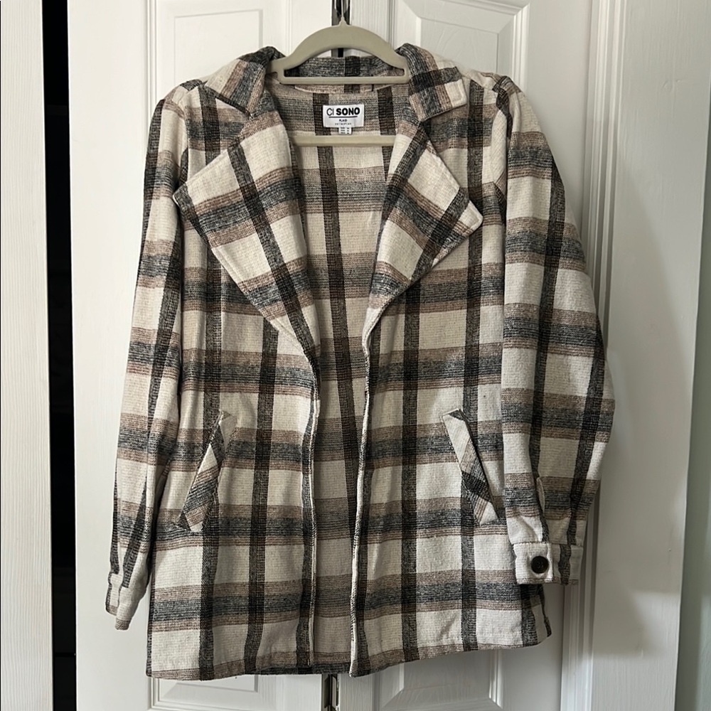 Ci Sono Cream and Brown Plaid Shacket/Blazer